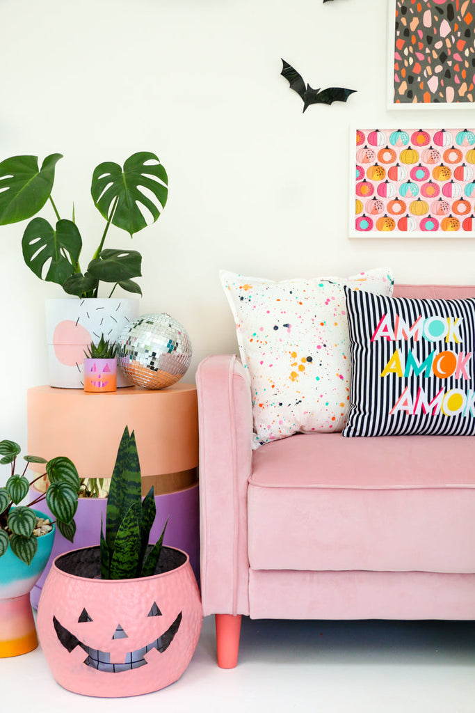 DIY Splatter Painted Halloween Pillow