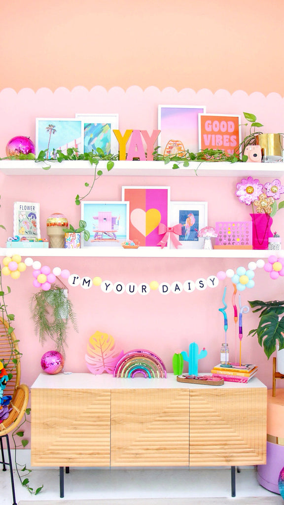 DIY Jumbo Daisy Friendship Garland