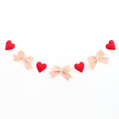 Heart and bow garland